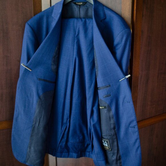 Jos A. Banks Navy Plaid Tailored Traveler Suit 52R 47W - Picture 3 of 4